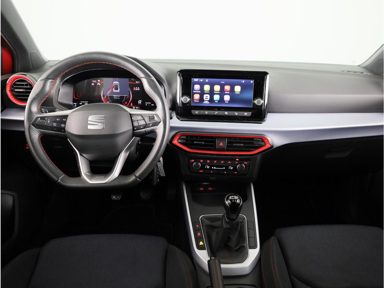 Seat Arona 1.0 TSI FR 95 pk | Private lease vanaf 461,-- | Verlengde garantie | Navigatie via App | Parkeersensoren achter | Cruise control | Apple Carplay/Android Auto | LED koplampen |