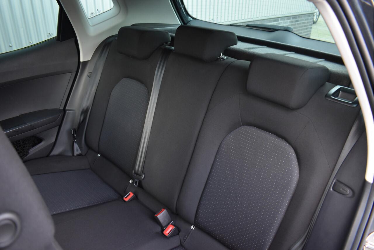 Seat Arona 1.0 TSI DSG Style Business Intense Virtual cockpit, Trekhaak, Cruise, Carplay, Stoelverwarming, PDC