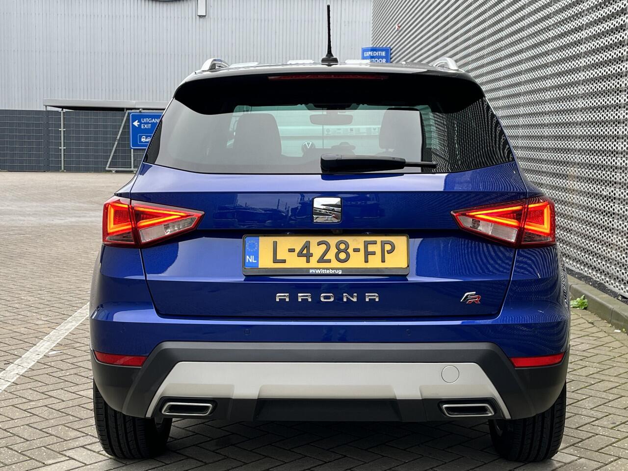 Seat Arona 1.0 TSI FR Business Intense / Digitaal dashboard / Navigatie / App connect / Climate controle / Camera / Parkeersensoren v+a / **