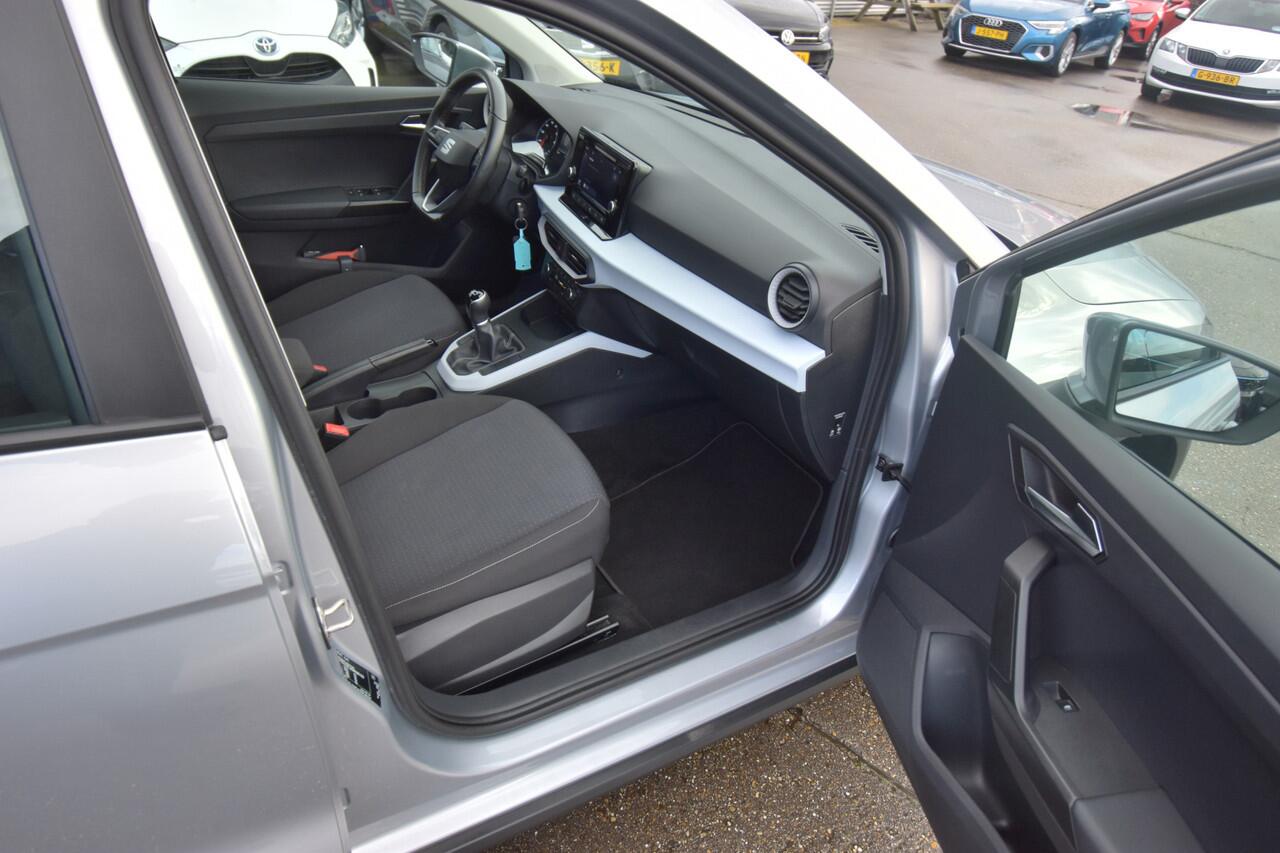 Seat Arona 1.0 TSI Style , CLIMATR , CR CONTR , NAVI VIA APP , LMV16 , LED KOPLAMPEN ,