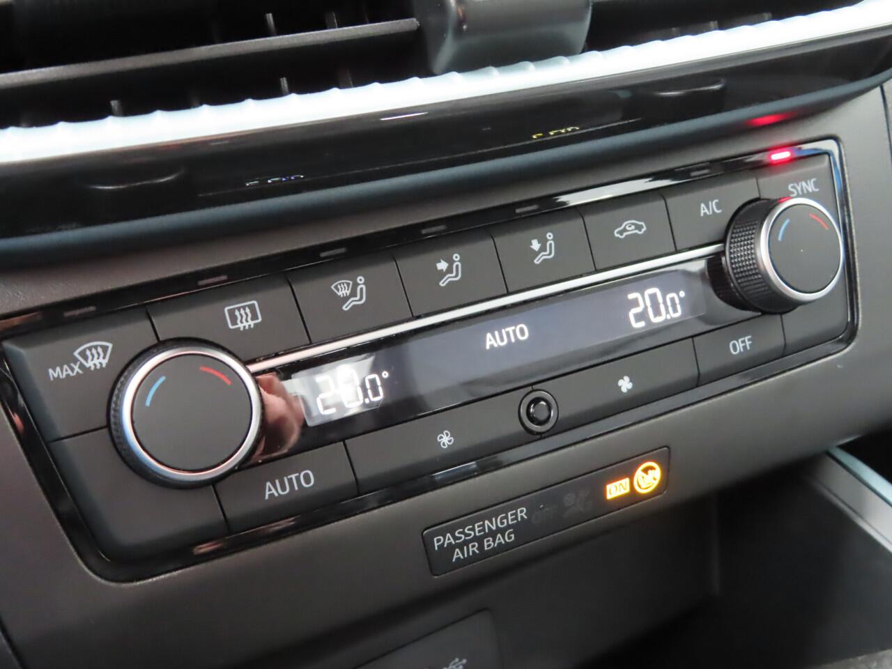 Seat Arona 1.0 TSI Xperience DSG | groot navi scherm | camera | full led | parkassist |