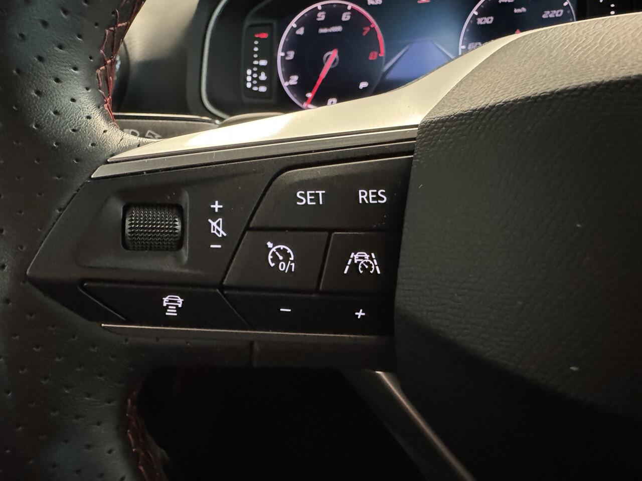 Seat Arona 1.0 TSI FR Stoelverwarming/ACC/Camera