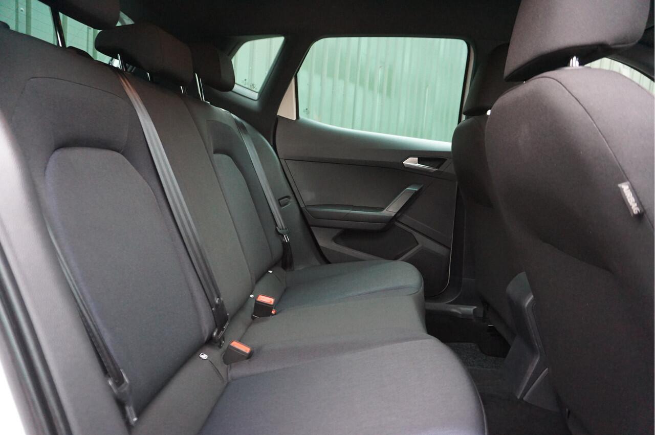 Seat Arona 1.0 EcoTSI FR 116pk Automaat Business + Camera/ Keyless/ Carplay/ LED/ Stoelverwarming/ Nieuwstaat!