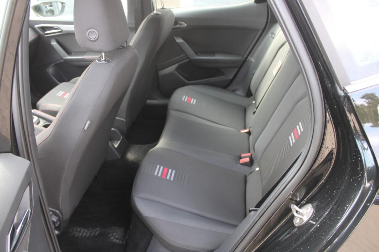 Seat Arona 1.0 TSI Excellence Intens Navi groot camera Apple Car Play 17LM