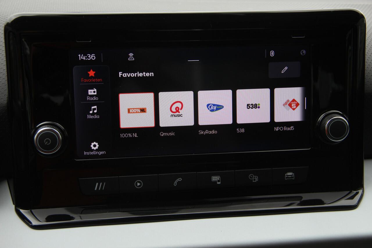 Seat Arona 1.0 TSI | NL auto | CarPlay | Camera | Navi | Airco | Cruise | Lane assist | Front assist | Seat connect | LMV18'' Goede banden | Rijdt erg zuinig | Hoge instap | Zeer nette auto