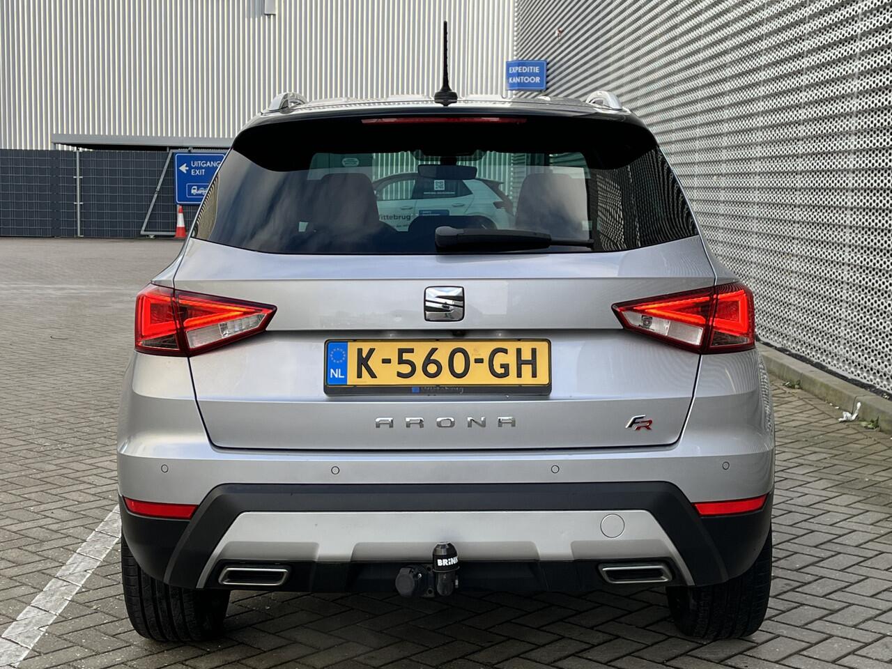 Seat Arona 1.0 TSI FR Business Intense Plus / Digitaal dashboard / Navigatie / Camera / Parkeersensoren V+A / Dodehoek / Trekhaak / **