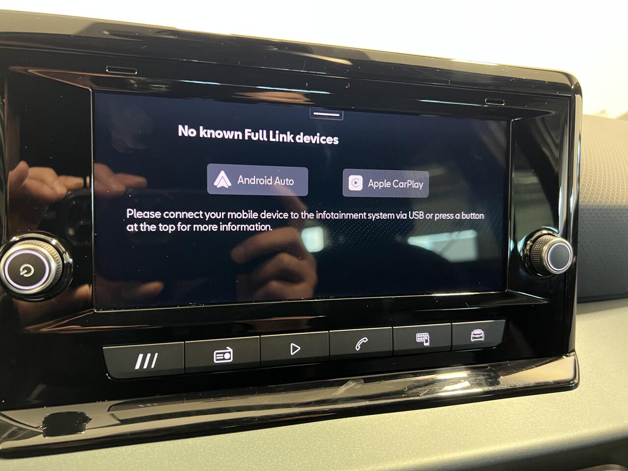 Seat Arona 1.0 TSI Xperience Business Connect | Android/Apple Carplay | LM Velgen 17" | PDC Voor en Achter | Achteruitrijcamera | Adaptieve Cruise Control | DAB | Airco |