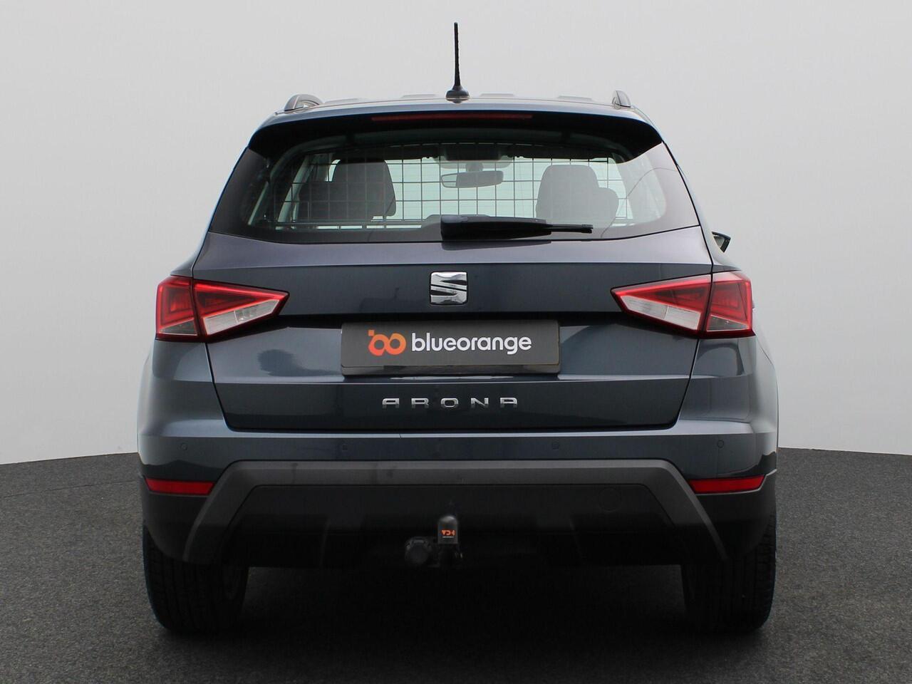 Seat Arona 1.0 TSI Xcellence Business Intense 115PK Trekhaak, 17" LM Velgen, Full LED Koplampen, Stoelverwarming, Cruise Controle, Parkeersensoren achter, Clima, Navi