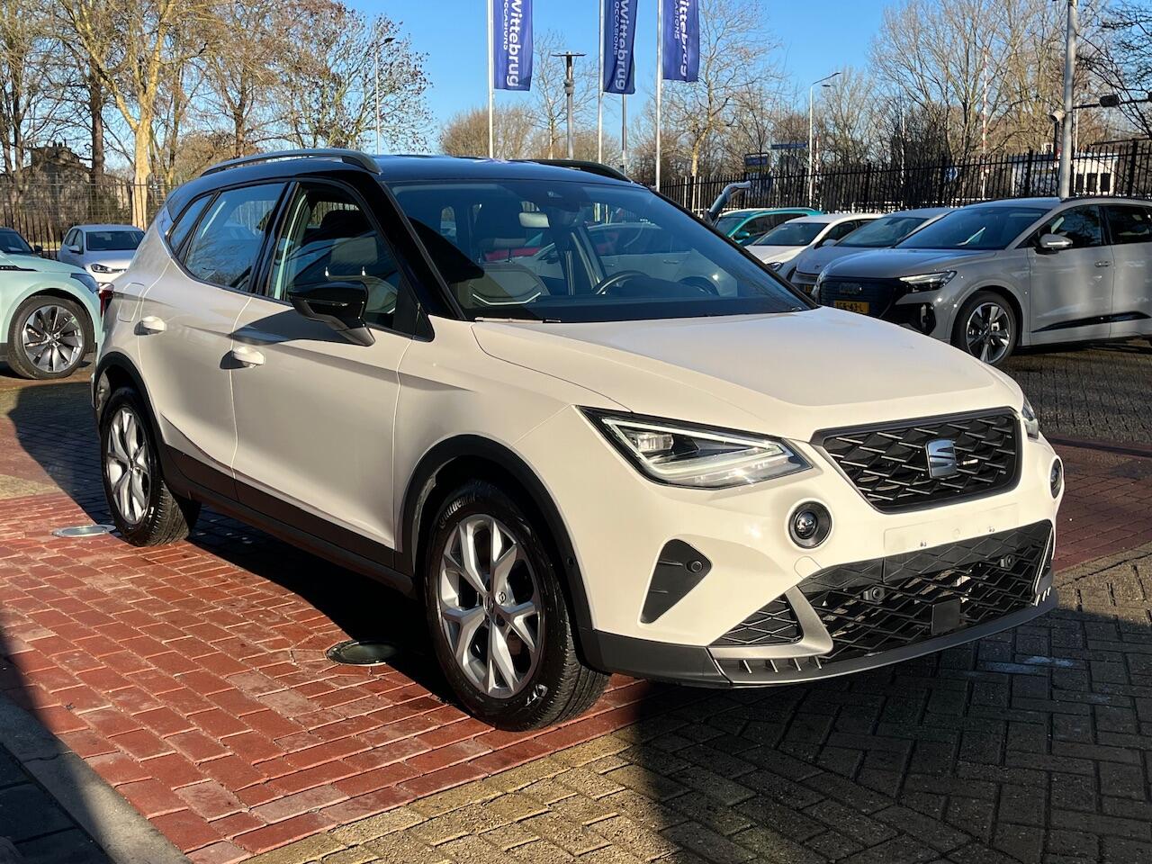Seat Arona 1.0 TSI DSG FR / BEATS audio / Navigatie / Achteruitrij camera / 17'' LMV
