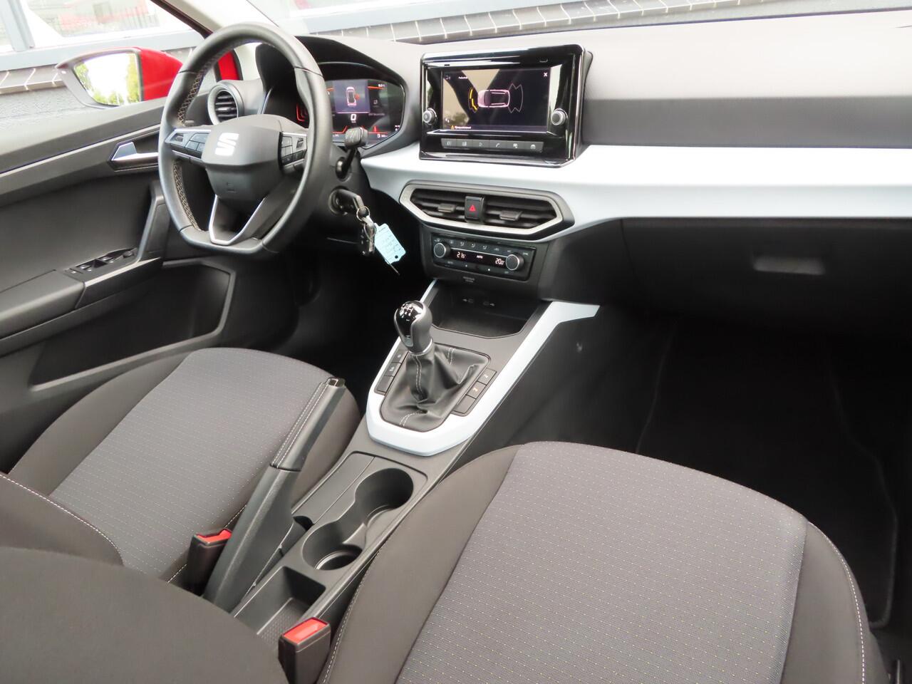 Seat Arona 1.0 EcoTSI Style Business Connect | full led | camera | parkeersensoren voor + achter |