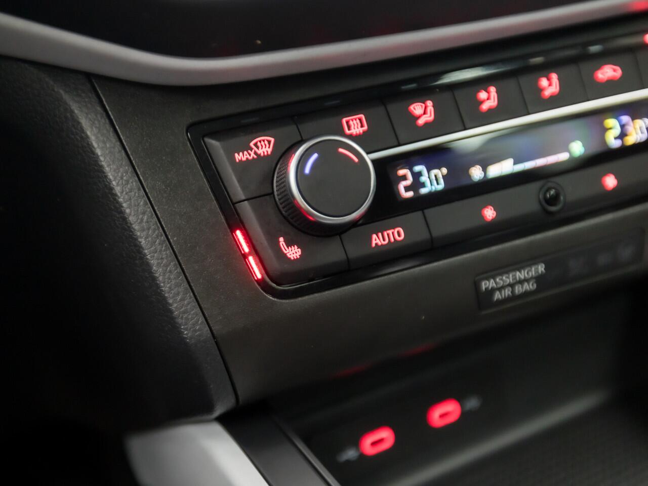 Seat Arona 1.0 TSI Sport (VIRTUAL COCKPIT, APPLE CARPLAY, GROOT NAVI, CLIMATE, STOELVERWARMING, SPORTSTOELEN, GETINT GLAS, LM VELGEN, CRUISE, DAB+, NIEUWE APK, NIEUWSTAAT)