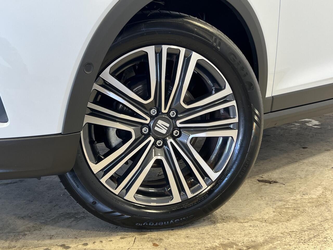 Seat Arona 1.0 TSI Xperience Business Connect | Android/Apple Carplay | LM Velgen 17" | PDC Voor en Achter | Achteruitrijcamera | Adaptieve Cruise Control | DAB | Airco |