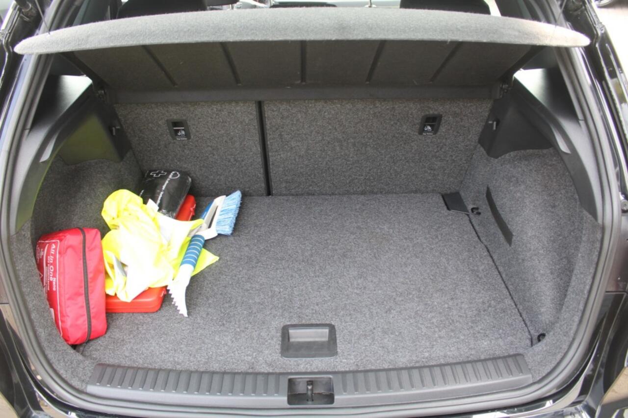 Seat Arona 1.0 TSI Excellence Intens Navi groot camera Apple Car Play 17LM