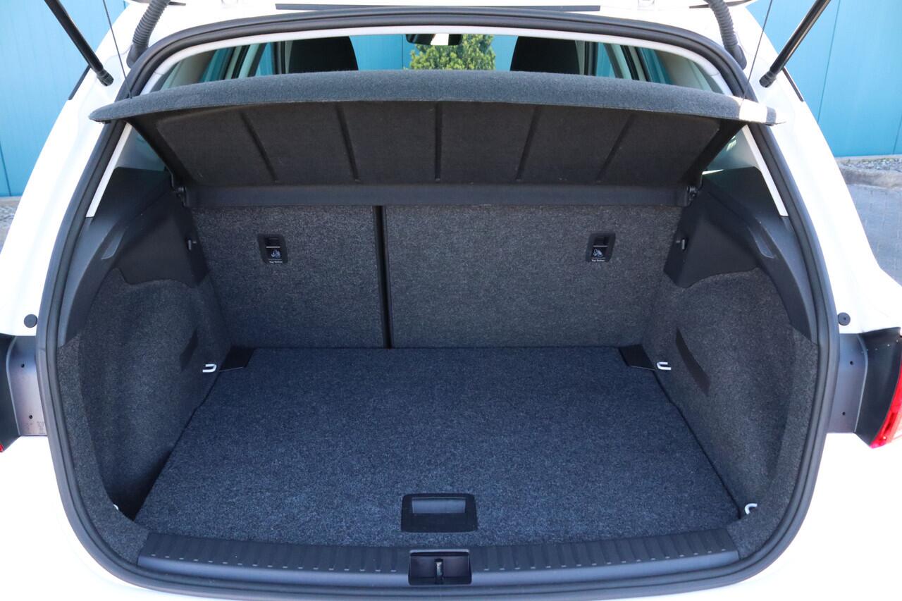 Seat Arona 1.0 TSI Style Business Intense CARPLAY|CRUISE|STOELVERW|DIGI.DASHB|CLIMA|LED|NAV|PDC|LMV