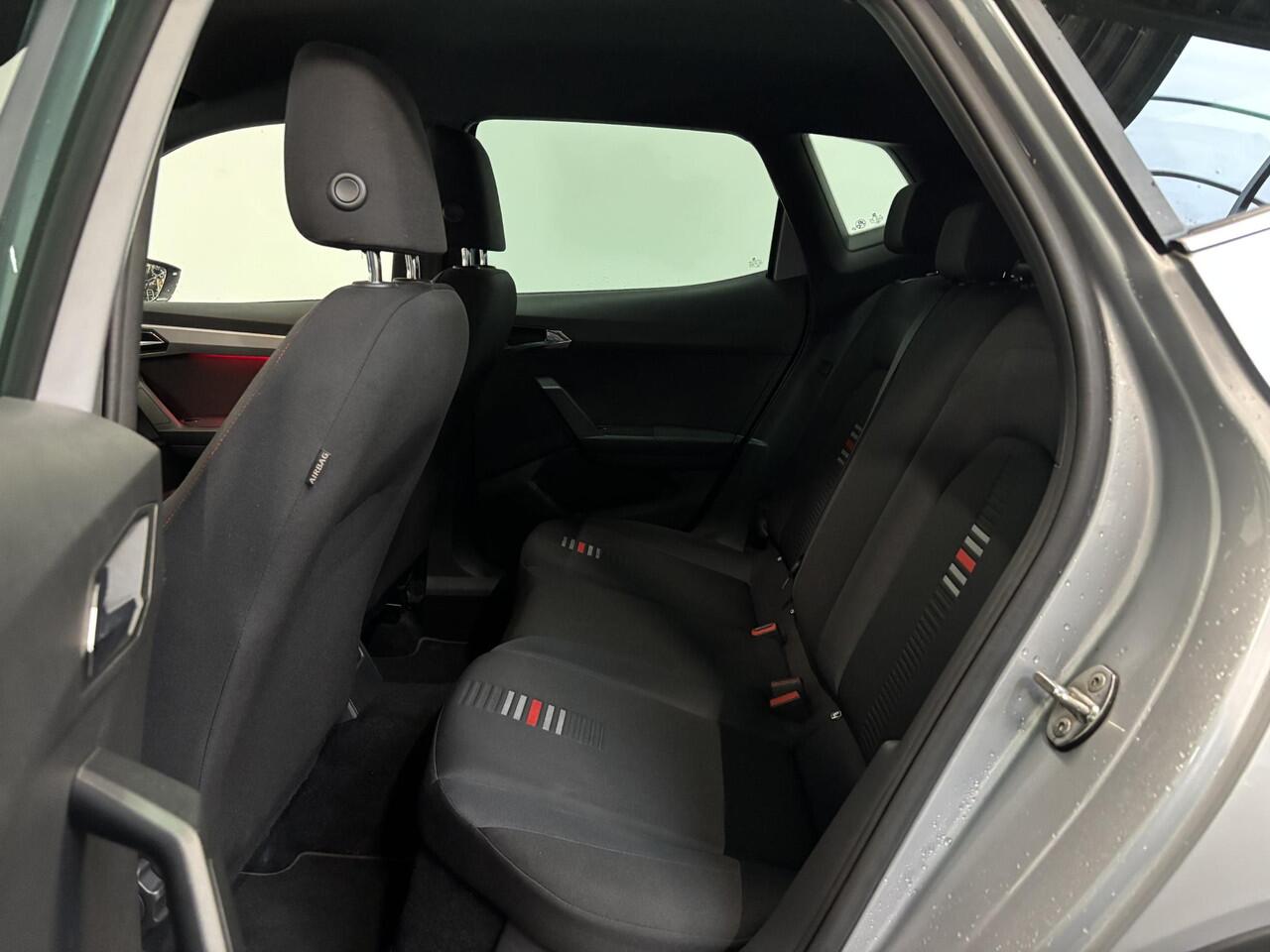 Seat Arona 1.0 TSI 110pk DSG FR Navigatie Apple Carplay/Android Auto Camera Parkeersensoren Adaptive Cruise Control Blind Spot Assist Stoelverwarming Ledverlichting Climate Control Getinte ramen