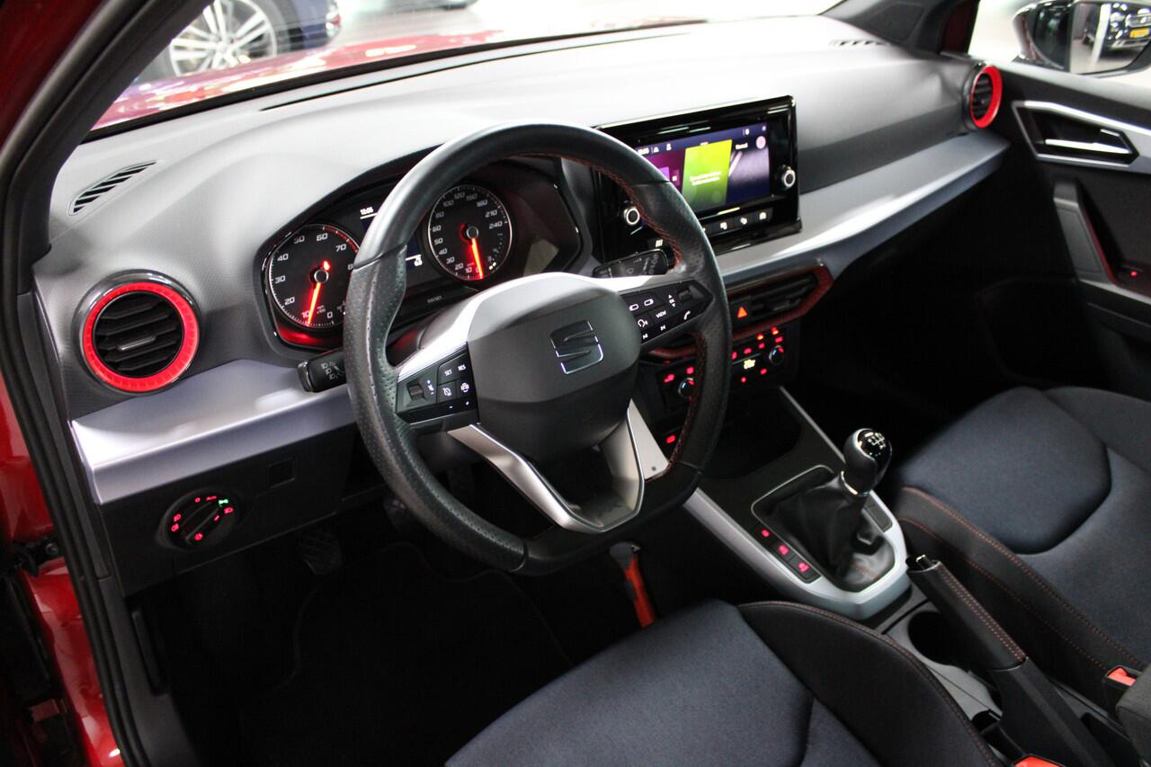 Seat Arona 1.0 TSI FR / FULL LED / DAB+ / 17'' LMV /