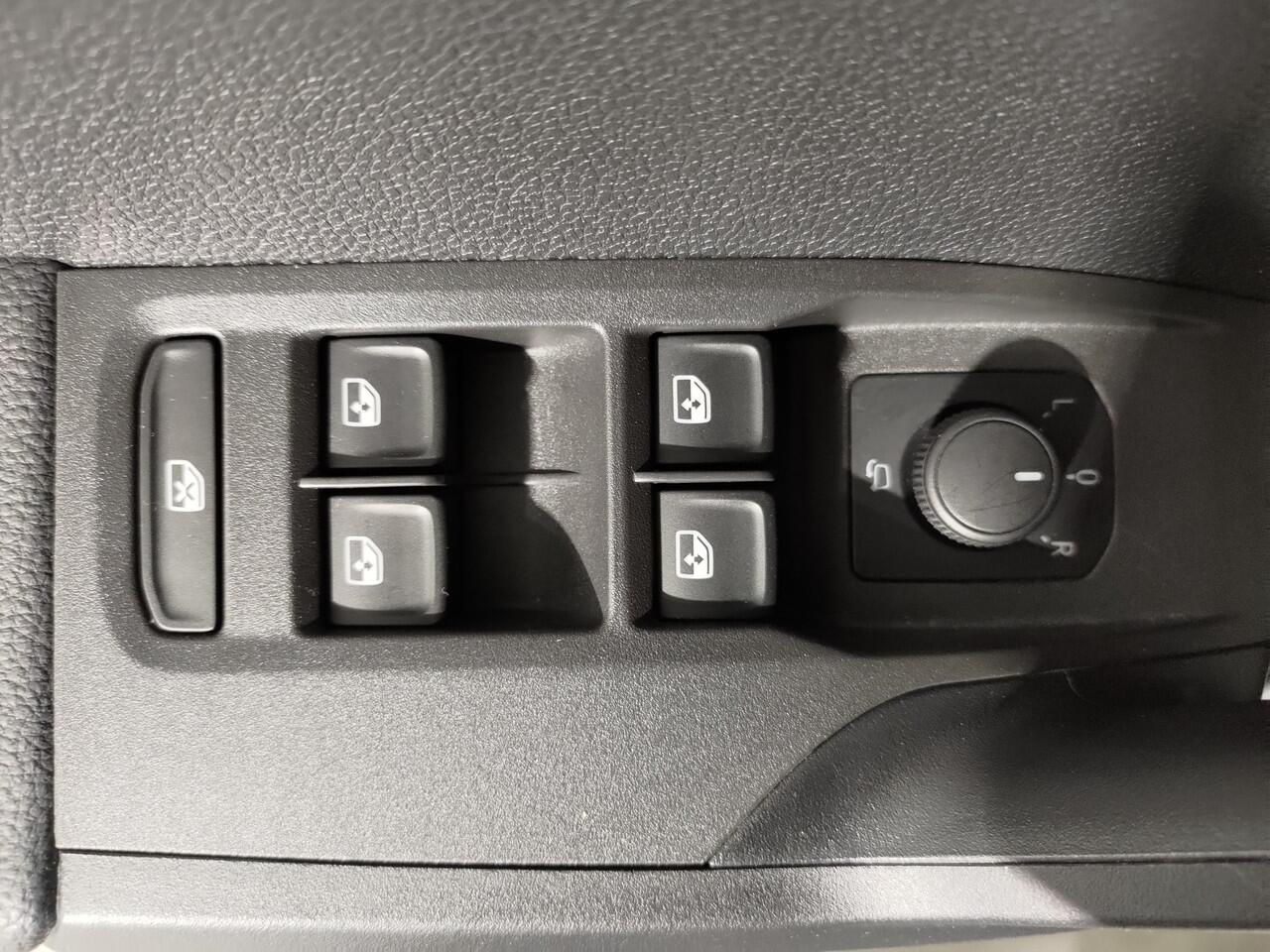 Seat Arona 1.0 TSI 96pk Style Business Intense 71kw Multimedia / Cruise Control / ECC