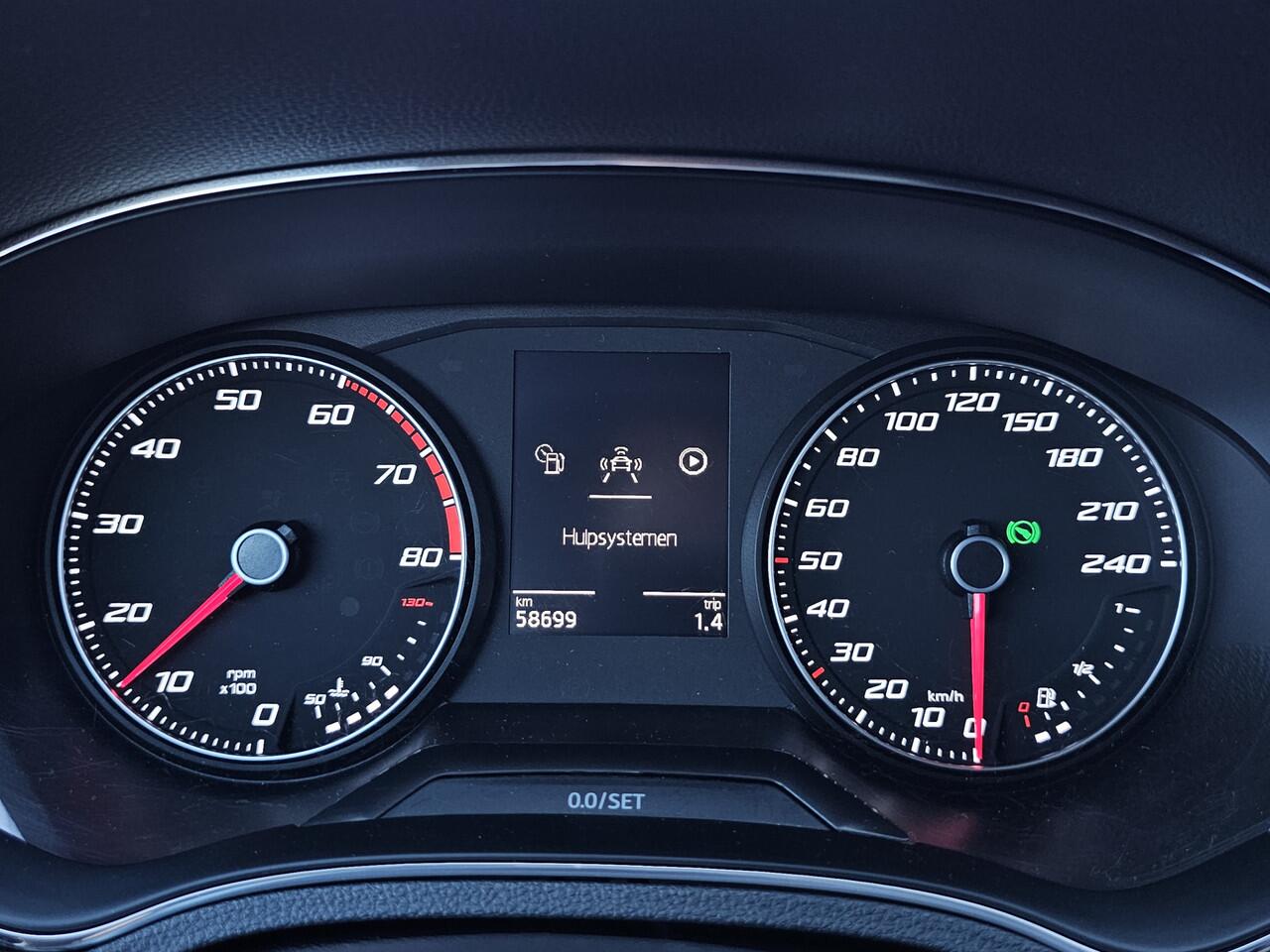 Seat Arona 1.0-115pk TSI Style Business Intense AUTOMAAT ! Gun u het comfort van een automaat ! Volautm. airco dual, stoelverwarming, cruise control, LM wielen, metallic lak