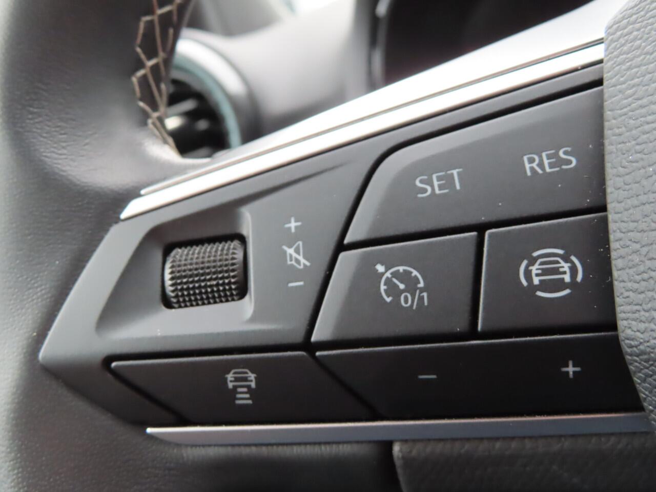 Seat Arona 1.0 TSI Xperience DSG | groot navi scherm | camera | full led | parkassist |