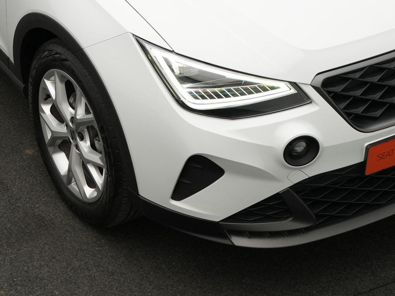 Seat Arona 1.0 EcoTSI 95 pk FR | Adaptive Cruise | Virtual Cockpit | Apple Carplay / Android auto | Parkeersensoren achter