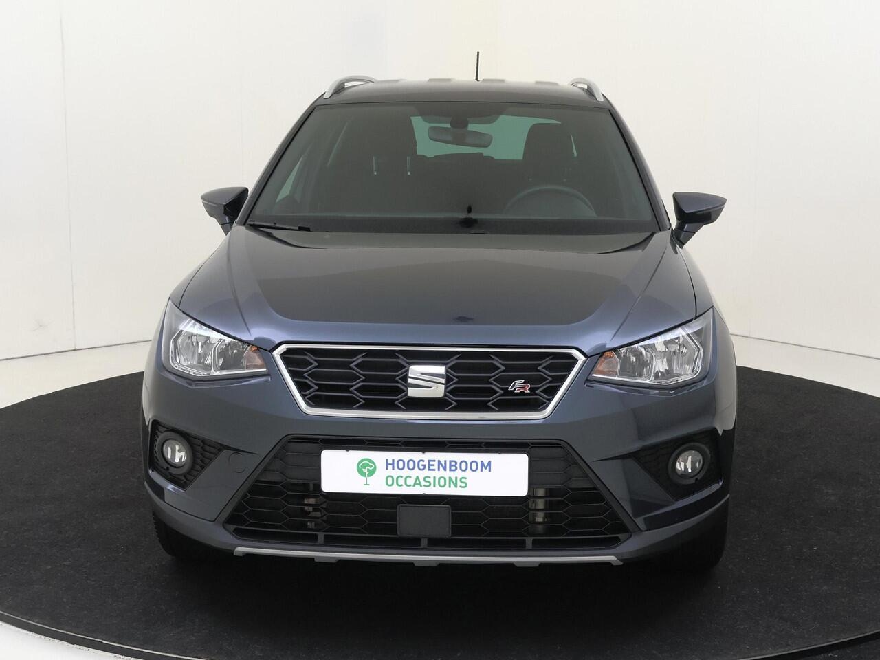 Seat Arona 1.0 TSI FR | Stoelverwarming | Climate control | Cruise control | 'Drive Profile' | Elektrisch inklapbare buitenspiegels | Parkeersensoren achter | Front assist |