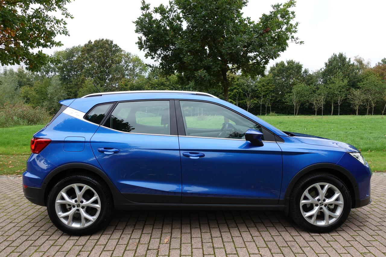 Seat Arona 1.0 EcoTSI FR Business Connect | Automaat | LED | CarPlay | Stoelverwarming | Camera |