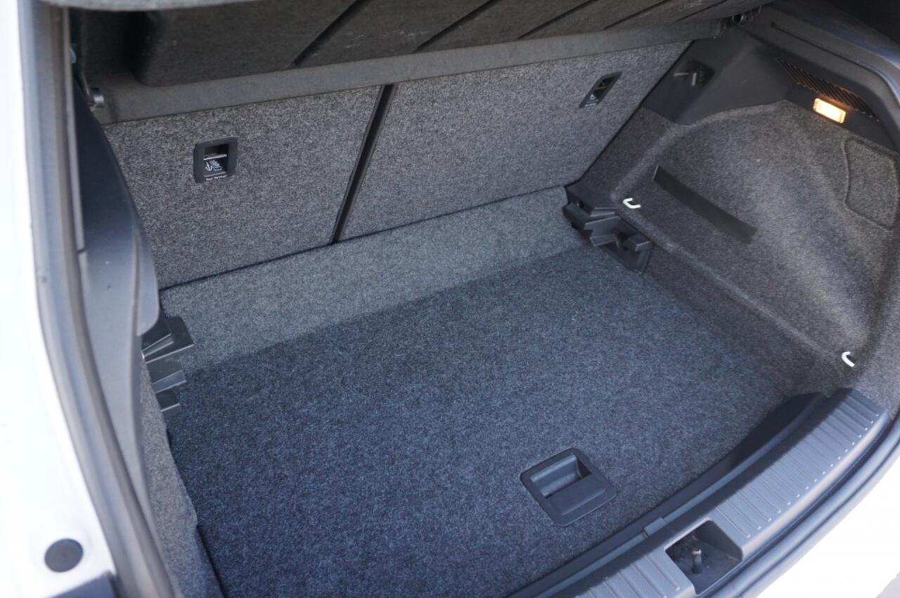 Seat Arona 110PK TSI FR AUTOMAAT | SPORTIEF | 17" LM VELGEN