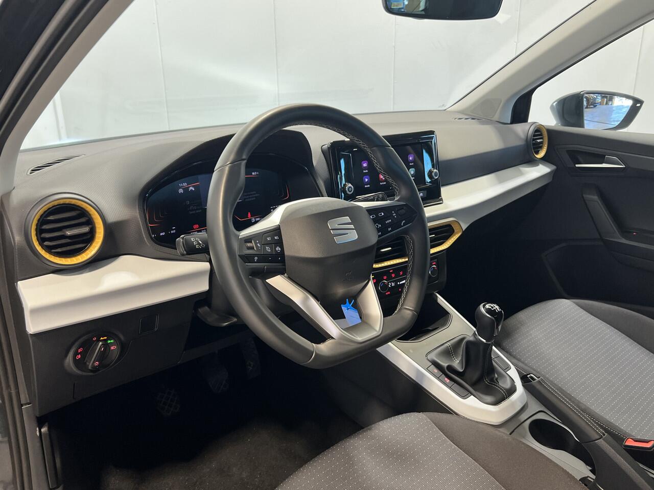 Seat Arona 1.0 TSI Style | Android/Apple Carplay | LM Velgen 16" | PDC Achter | Cruise Control Adaptief | DAB | Airco |