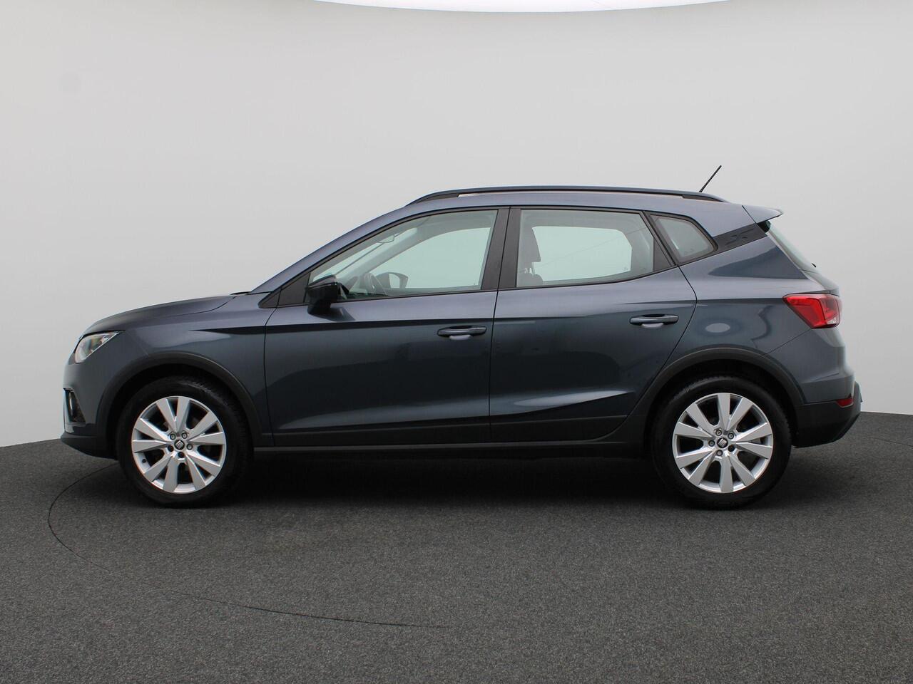 Seat Arona 1.0 TSI Xcellence Business Intense 115PK Trekhaak, 17" LM Velgen, Full LED Koplampen, Stoelverwarming, Cruise Controle, Parkeersensoren achter, Clima, Navi