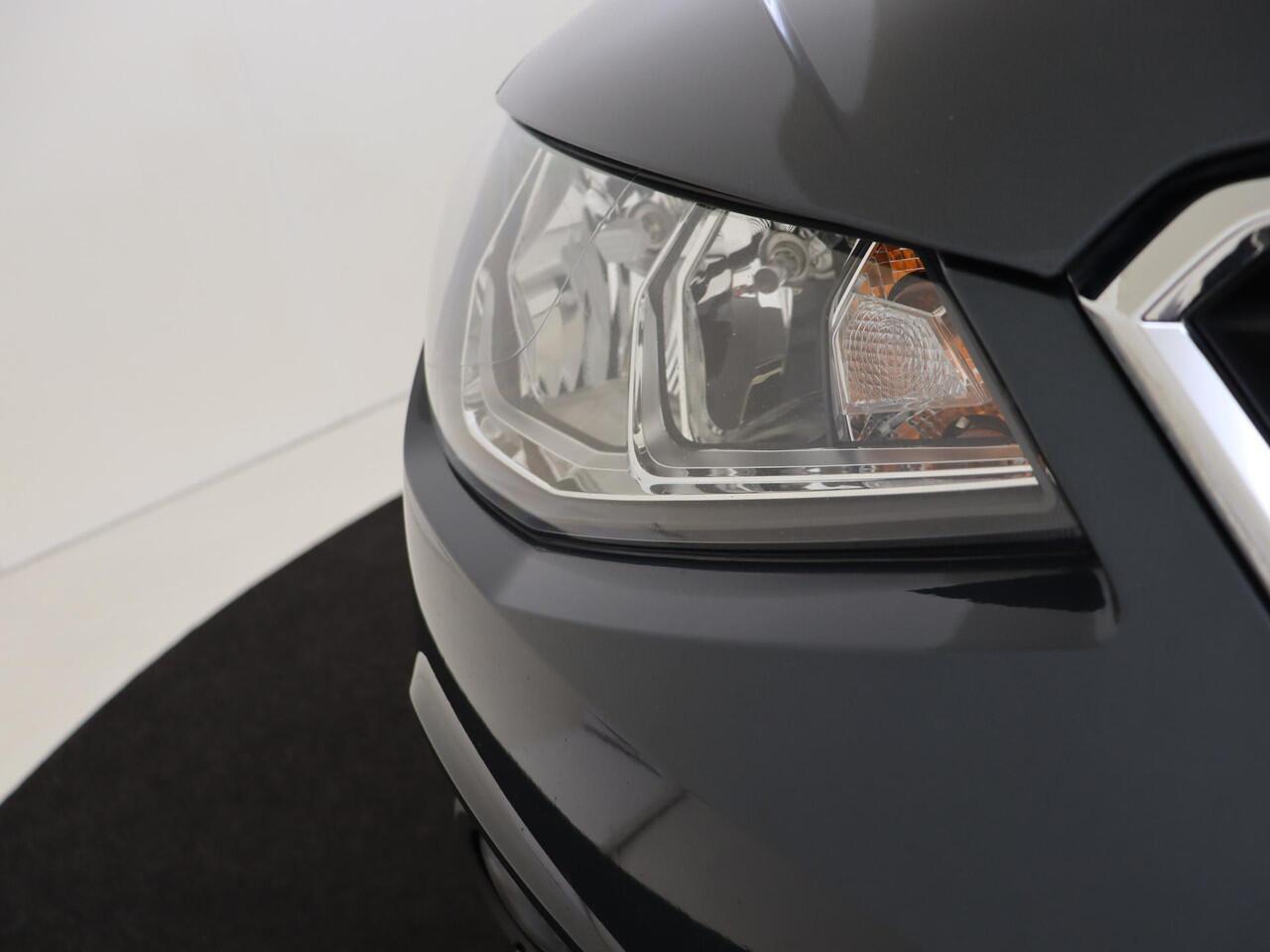 Seat Arona 1.0 TSI FR | Stoelverwarming | Climate control | Cruise control | 'Drive Profile' | Elektrisch inklapbare buitenspiegels | Parkeersensoren achter | Front assist |