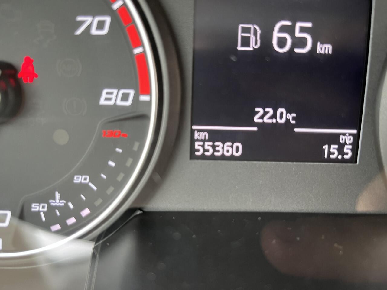 Seat Arona 1.0 TSI Style Business Intense / AUTOMAAT/ TREKHAAK/ KEYLESS/ ADAPT. CRUISE/ FULL LINK/ PARK. SENSOREN + CAMERA/ SPRAAKBEDIENING/ NAVI/ CLIMA/ 16" LMV