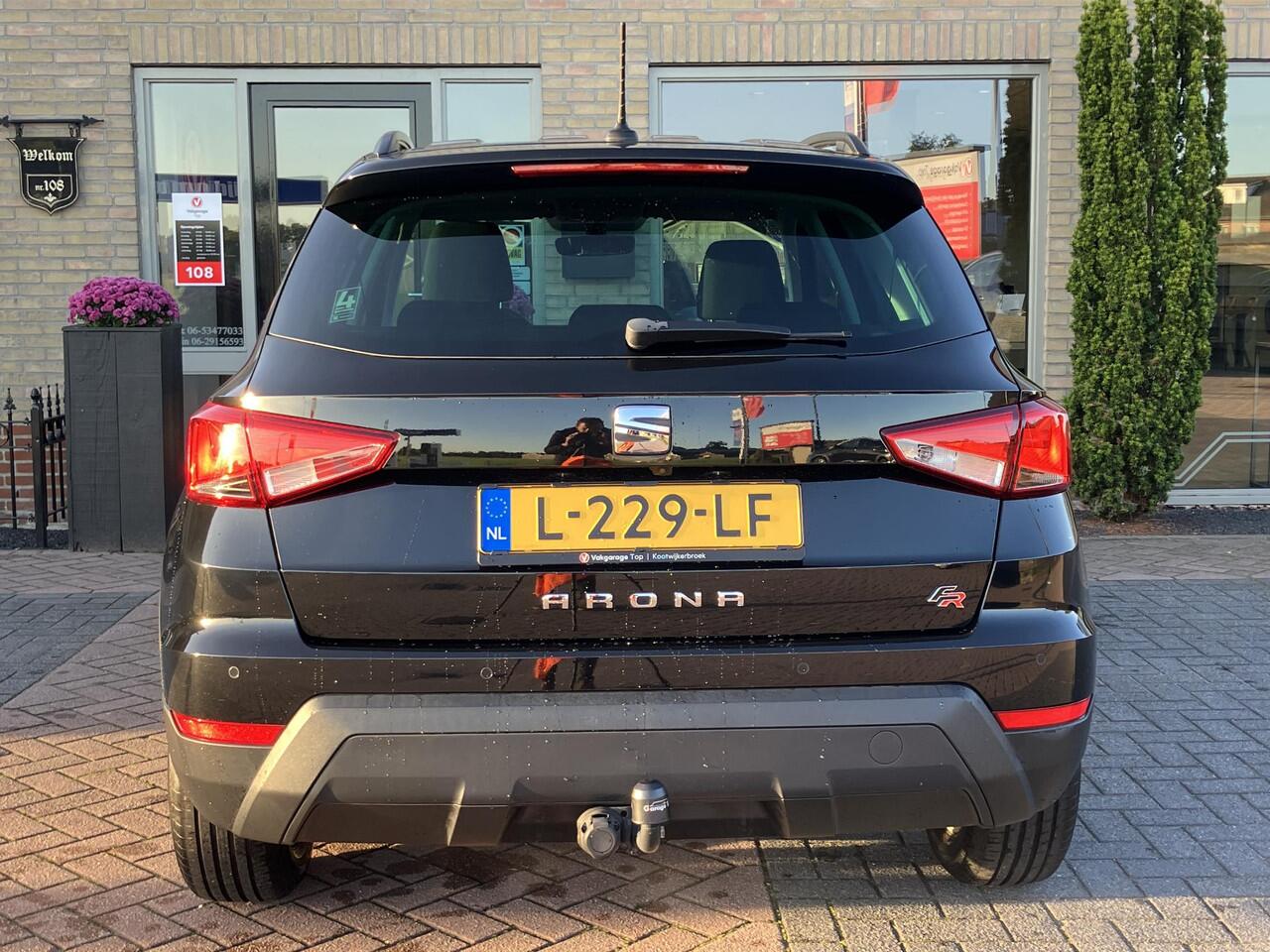 Seat Arona 1.0 TSI Style Business Intense | Trekhaak | NL-auto | Camera