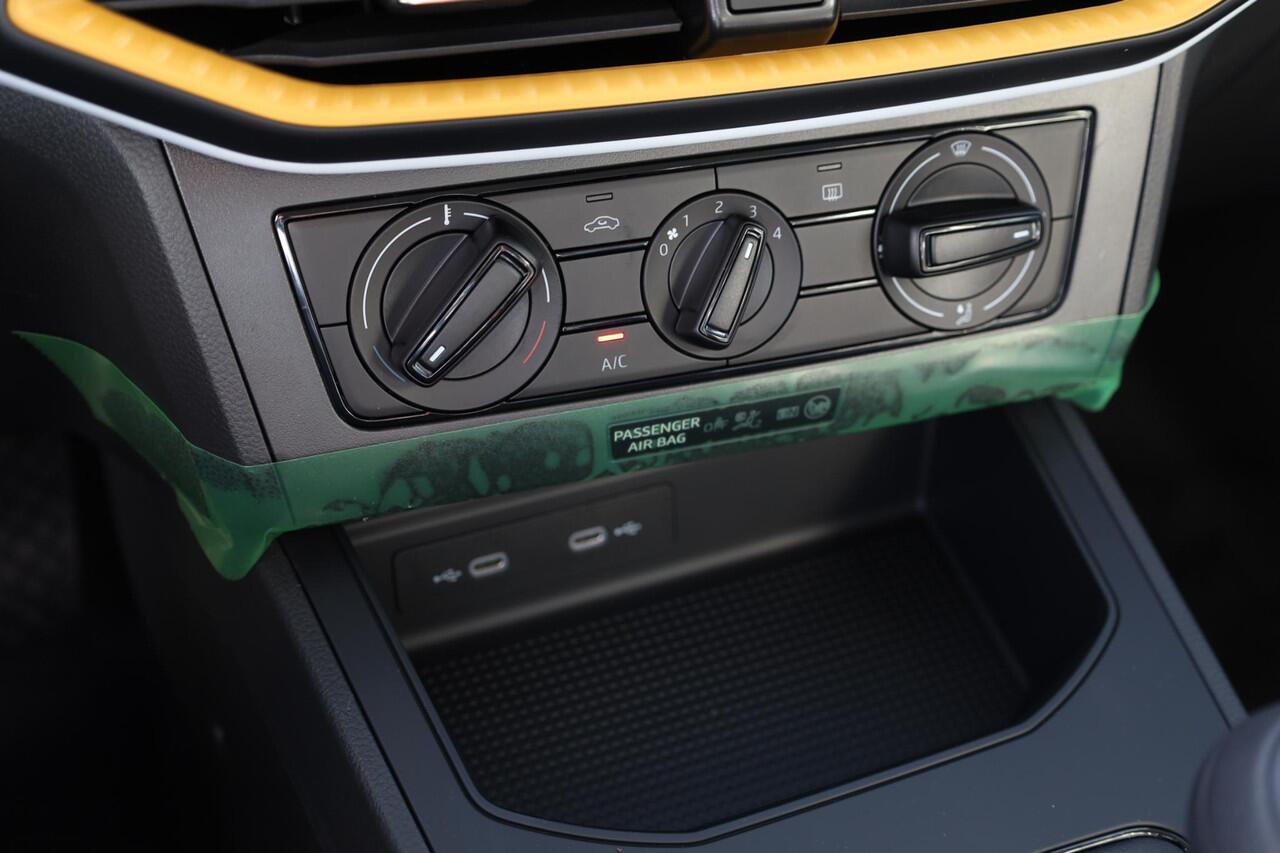 Seat Arona 1.0 EcoTSI Reference 95PK / 70kW Apple Carplay & Android Auto, cruise control, airconditioning, volledig digitaal instrumentenpaneel (Virtual Cockpit), verkeerstekenherkenning, parkeersensoren achter, 16'' LMV 'Design'