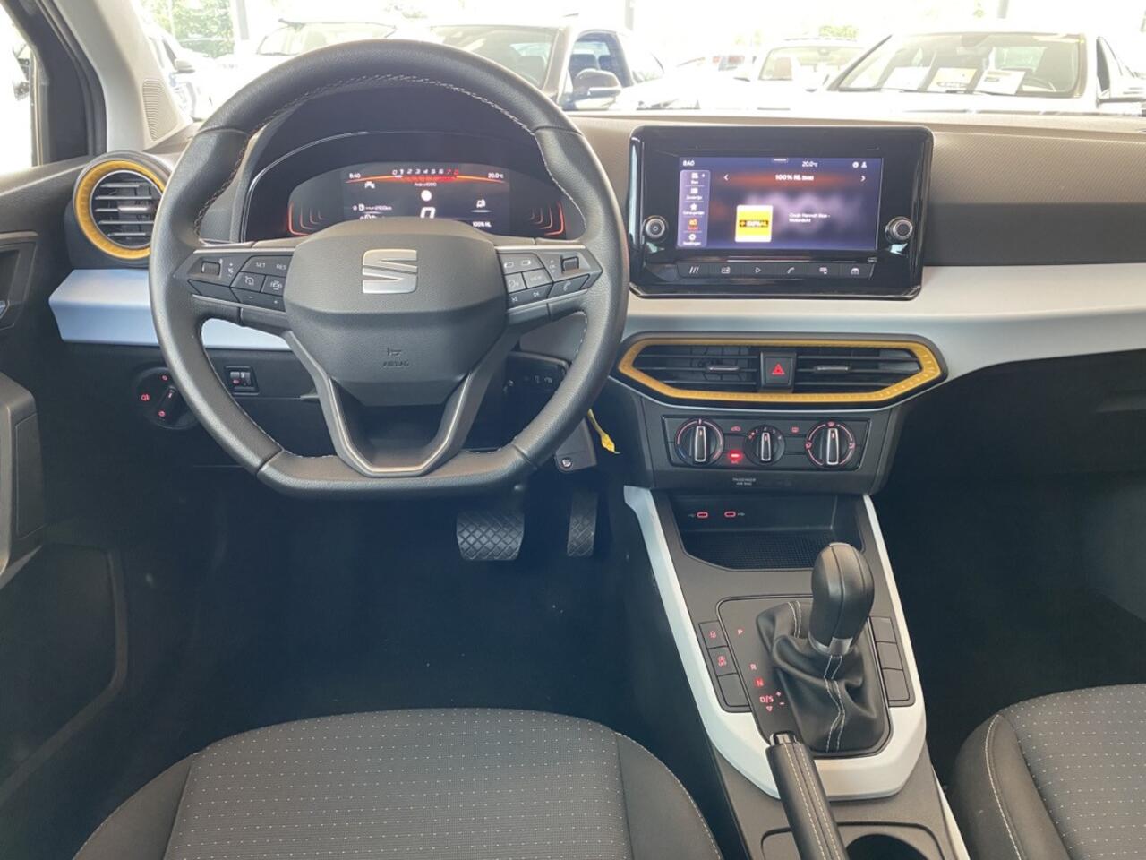 Seat Arona 1.0 EcoTSI Style Automaat,Unieke Kilometerstand,Apple Carplay Android/Auto,Virtual cockpit,Spraakbediening,Parkeersensoren,Lane assist,Airco,Cruisecontrol,Nieuwstaat,16 Inch Lmv