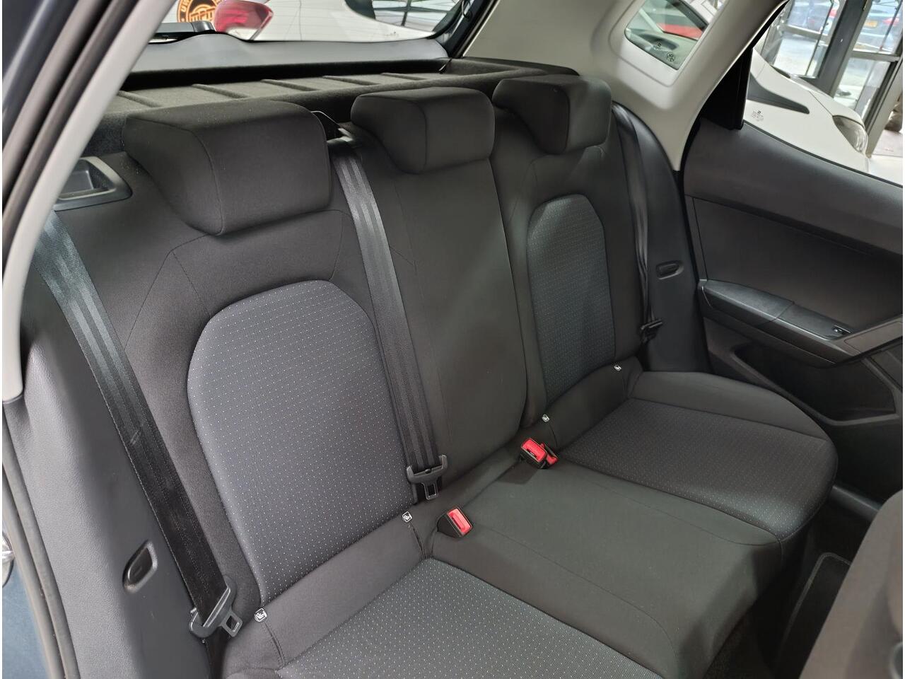 Seat Arona 1.0 TSI Style Climate controle | Audiosysteem | Centrale vergrendeling | Cruise control |Parkeersensoren | Electrische bedienbare ramen