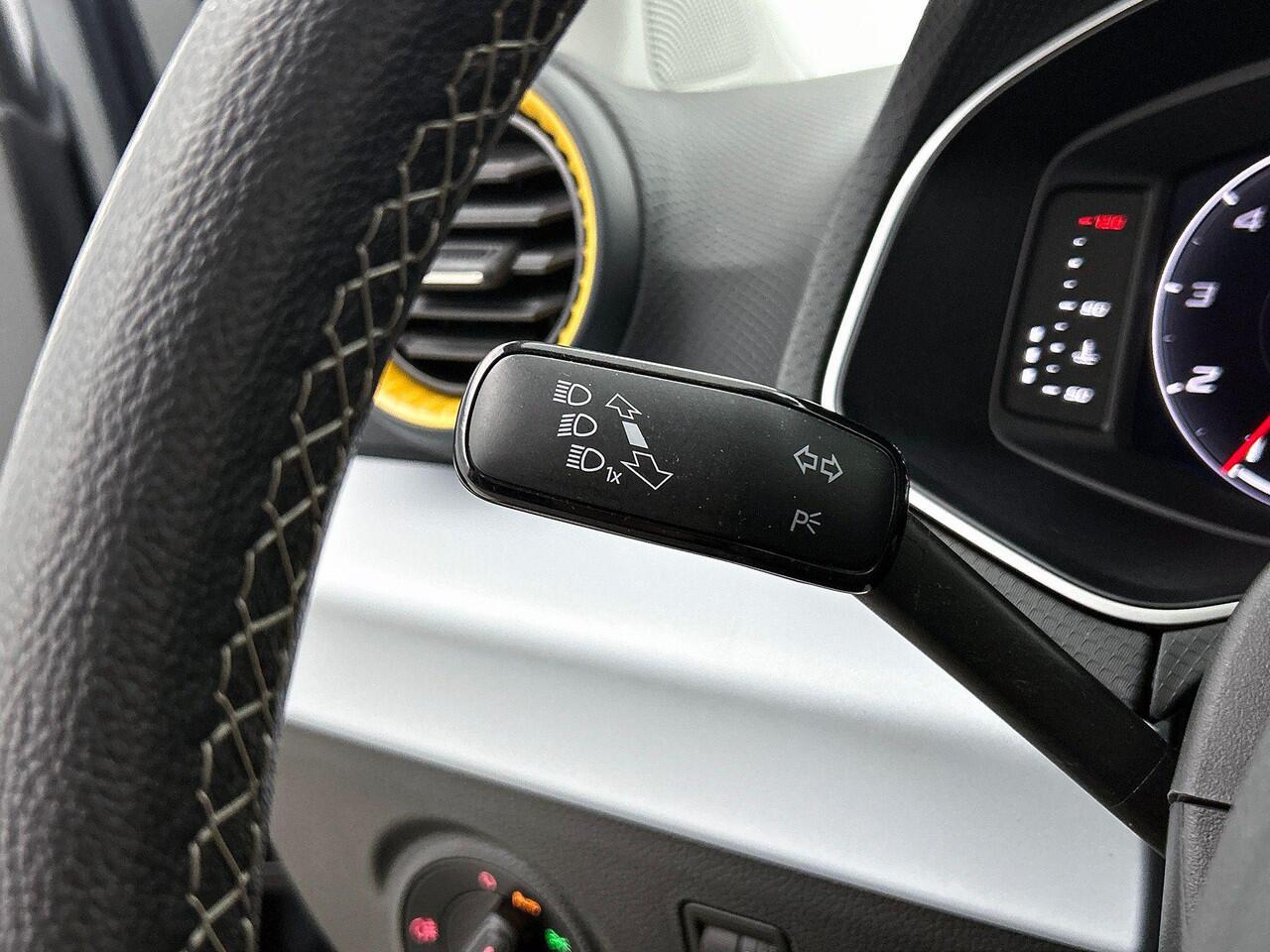 Seat Arona 1.0 EcoTSI Style Connect CARPLAY-NAV | CLIMA | PRIVACY-GLASS | 16"LMV