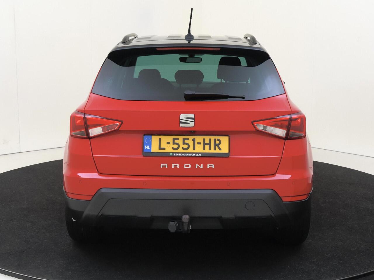 Seat Arona 1.0 TSI Style Business Intense | Trekhaak | Keyless | Navigatie | Parkeerassistent | Dodehoek detectie | Achteruitrijcamera | Adaptieve cruise control |