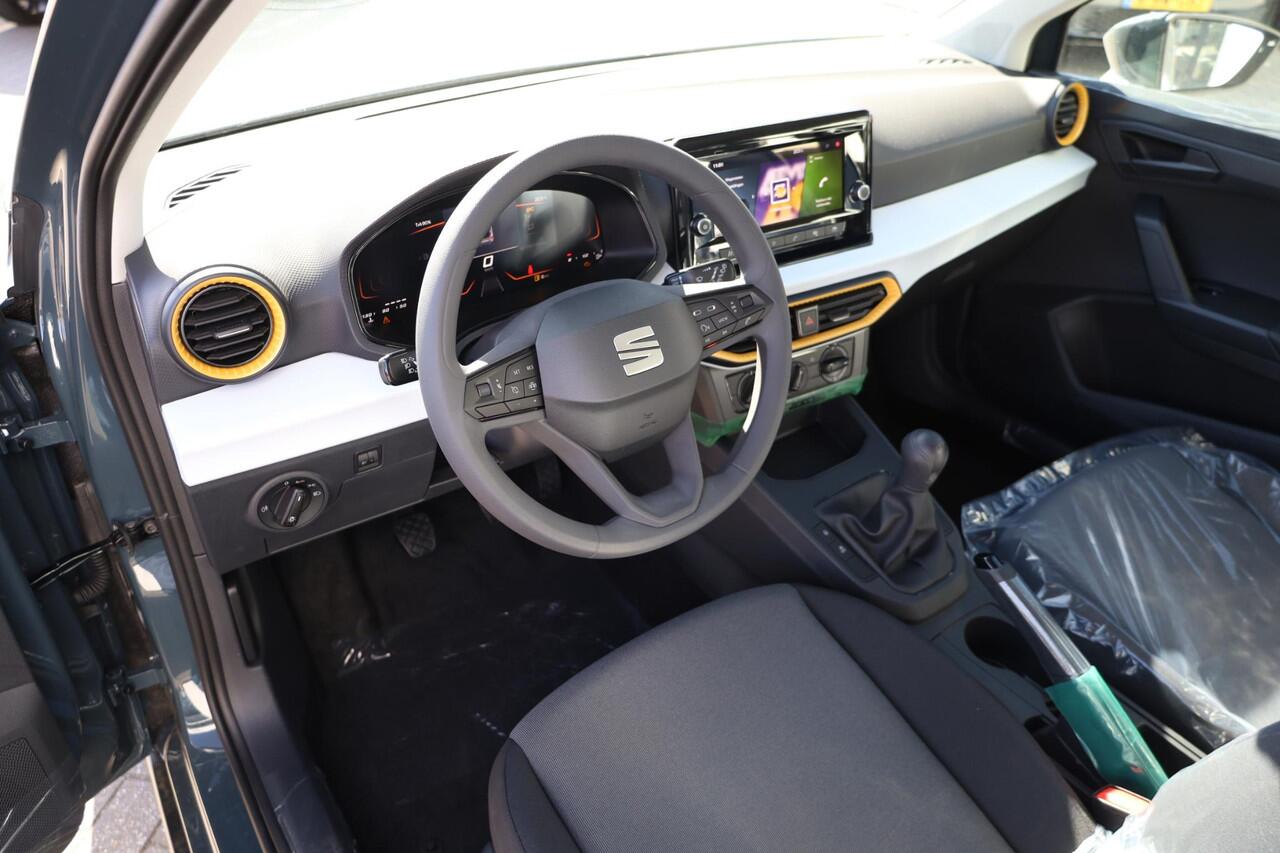 Seat Arona 1.0 EcoTSI Reference 95PK / 70kW Apple Carplay & Android Auto, cruise control, airconditioning, volledig digitaal instrumentenpaneel (Virtual Cockpit), verkeerstekenherkenning, parkeersensoren achter, 16'' LMV 'Design'