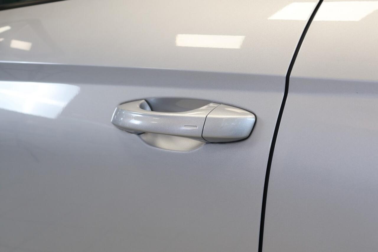 Seat Arona 1.0 TSI Style - Parkeersensoren voor+achter - CruiseControl