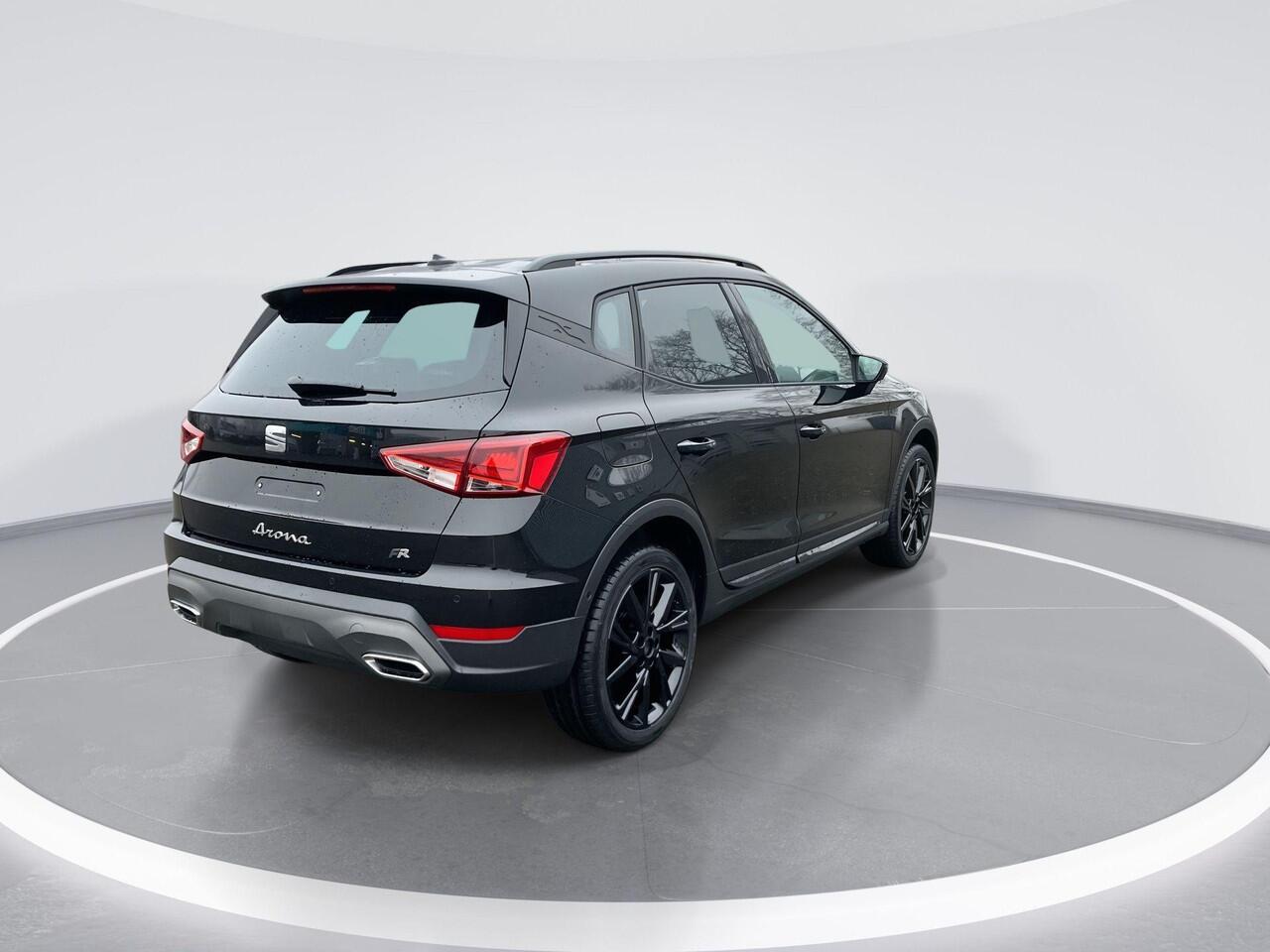 Seat Arona FR Business Connect 1.0 70 kW / 95 pk EcoTSI SUV 5 Versnelling Hand | Black Pakket | Winter pakket | 18'' lichtmetaal | 2000,- inruilpremie!!