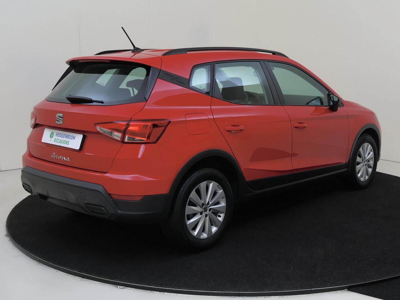 Seat Arona 1.0 TSI Style | Stoelverwarming | CarPlay | Cruise control | Climate control | Lane- en frontassist | Elektrisch inklapbare buitenspiegels | DAB radio |