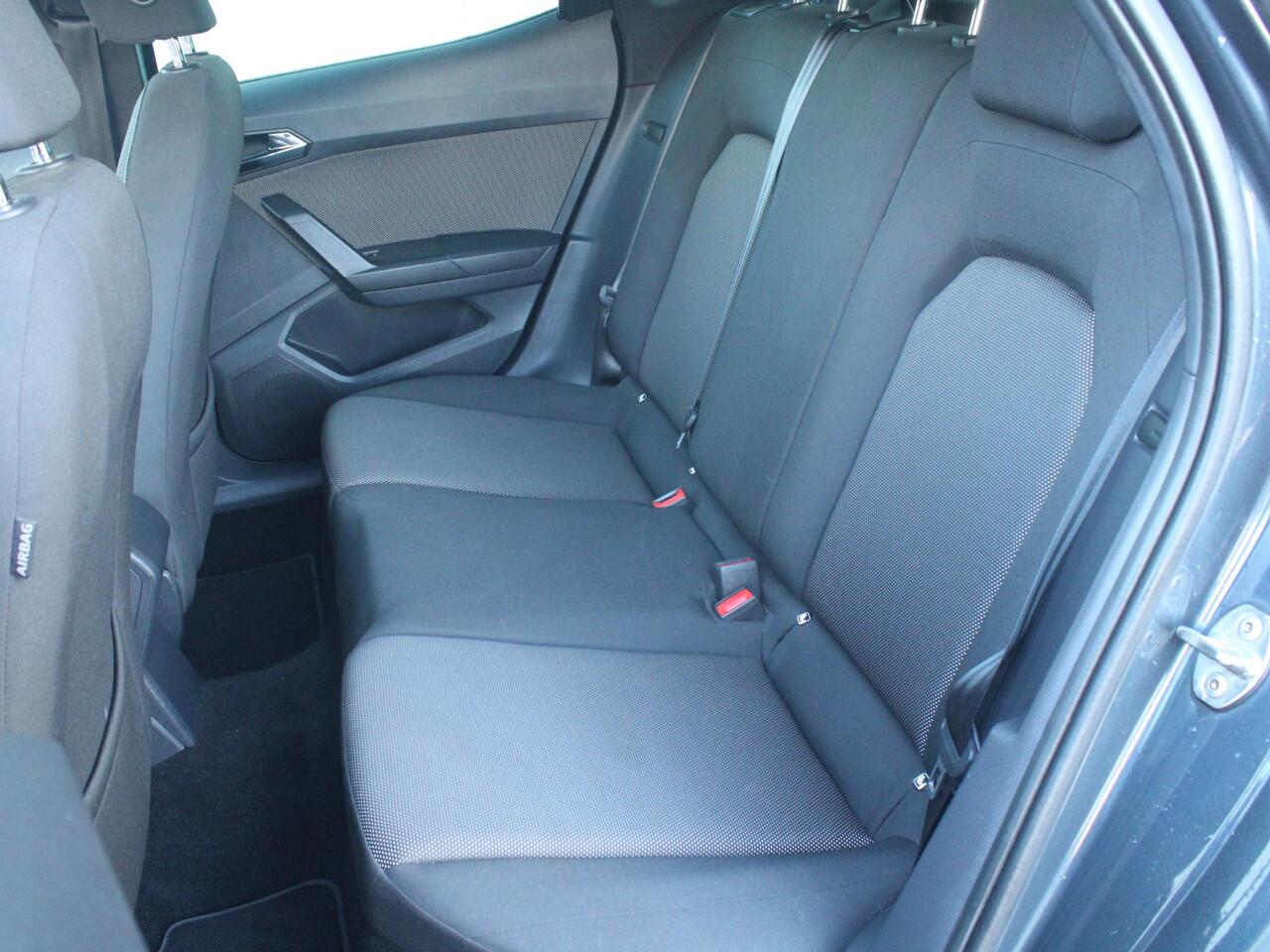 Seat Arona 1.0 TSI Xcellence Business Intense | 115 PK | NAVIGATIE | TREKHAAK | ACHTERUITRIJCAMERA |