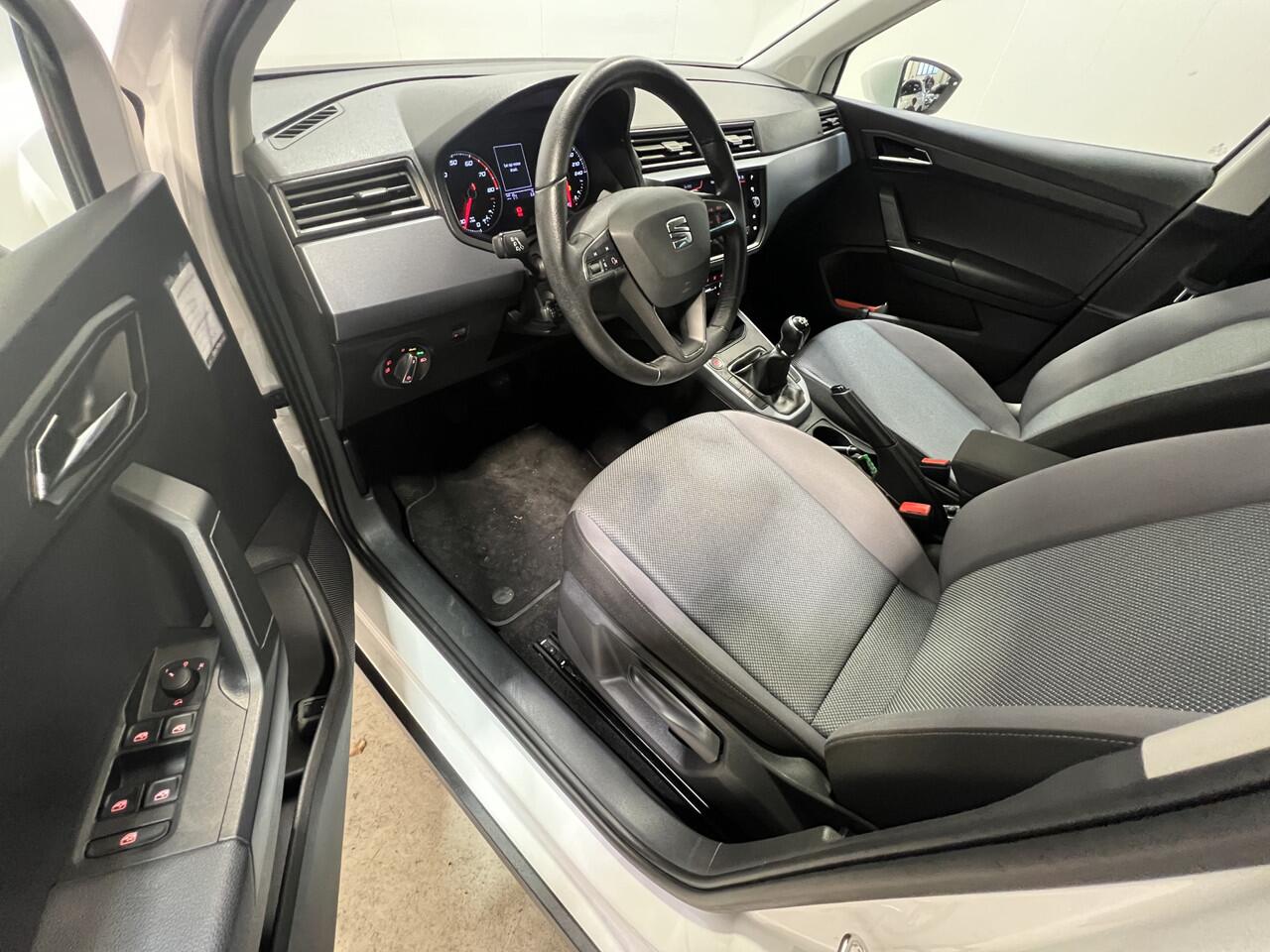 Seat Arona 1.0 TSI Style Business Intense | Navigatie/Android/Apple Carplay | LM Velgen 16" | PDC Voor en Achter | Cruise Control Adaptief | Airco Automatisch |