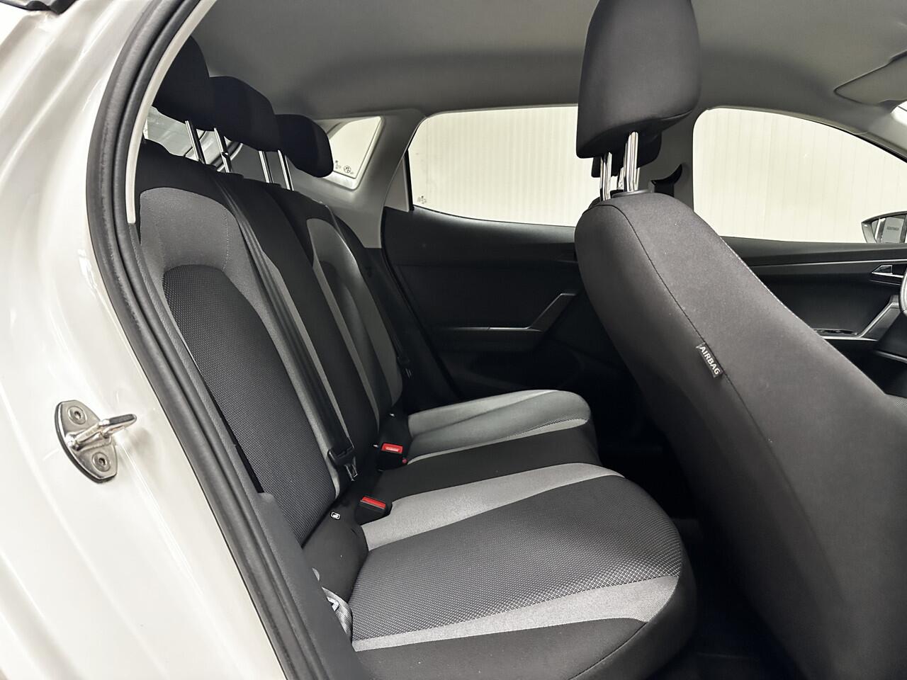 Seat IBIZA 1.0 TSI Style/ Apple + Android/ DAB+/ Clima/ Cruise/ Elek. pakket/ Isofix/ Regensensor/ Bluetooth/ Multi. LEDER. Stuur/ PDC/ Dagrijverl.