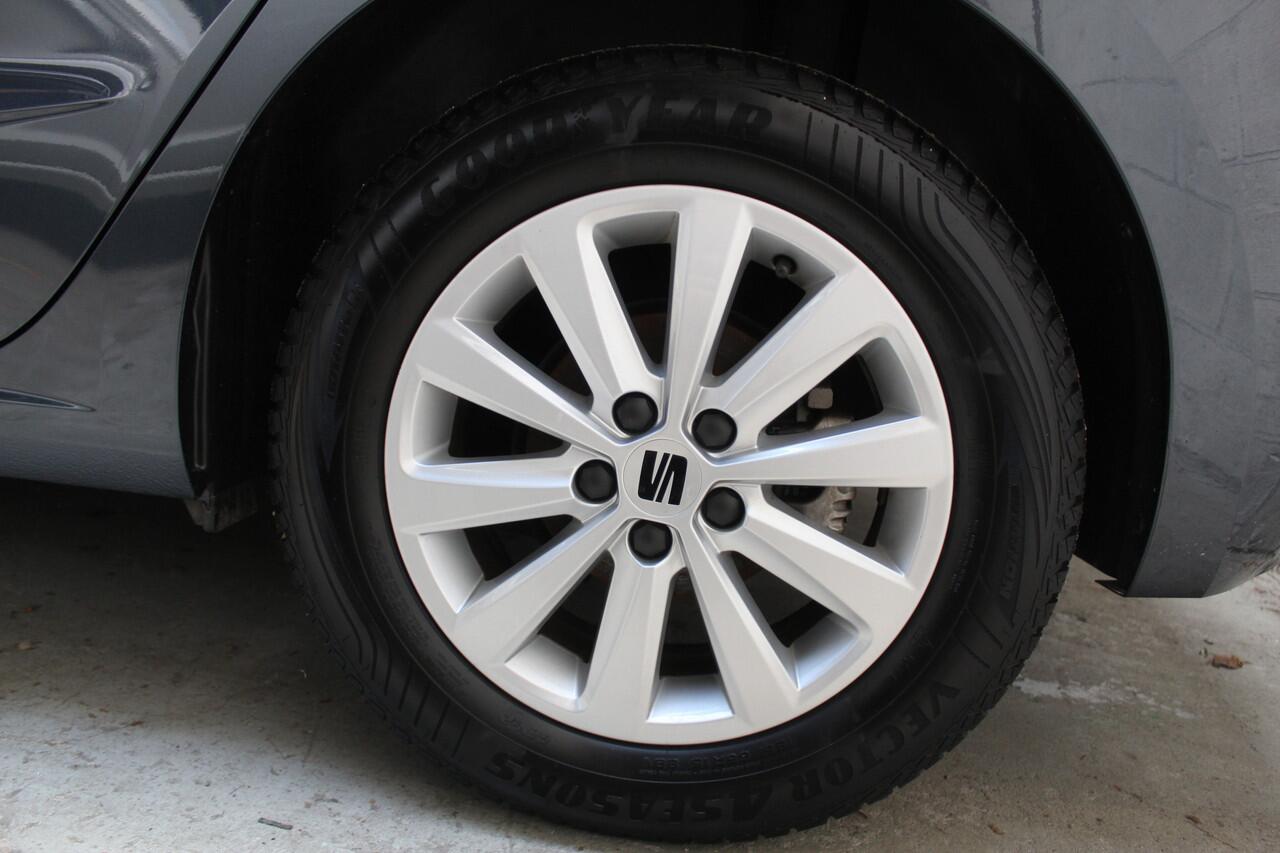 Seat IBIZA 1.0 EcoTSI Stoel verwarming l All Season banden l Adaptief cruise control l Camera l Apple/Android Carplay l Airco l Navi