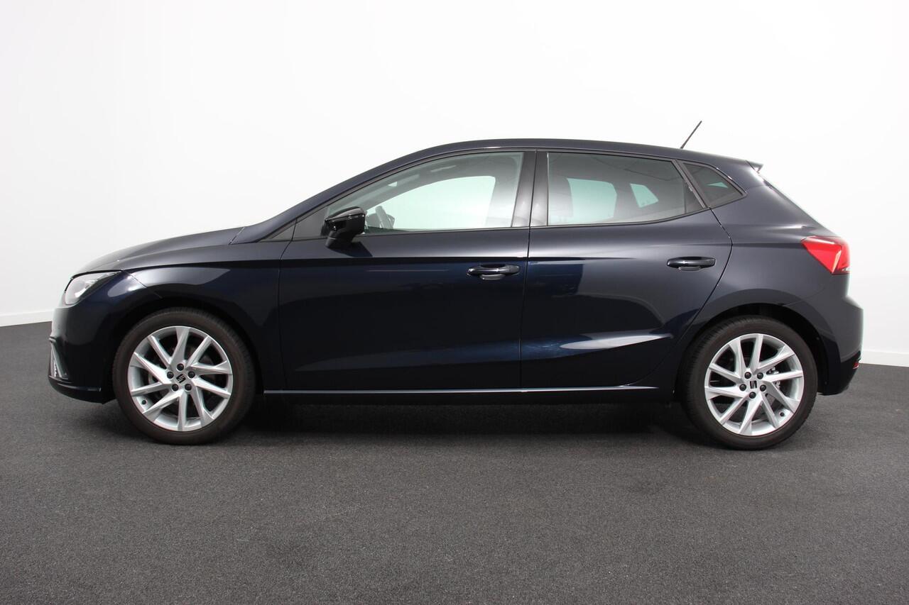 Seat IBIZA 1.0 TSI 110pk DSG FR | DEMO ! | Navigatie | Apple Carplay/Android Auto | Camera | Parkeersensoren | Adaptive cruise control | Keyless Entry/Start | Virtual Cockpit | Stoelverwarming | Ledverlichting | Getinte ramen