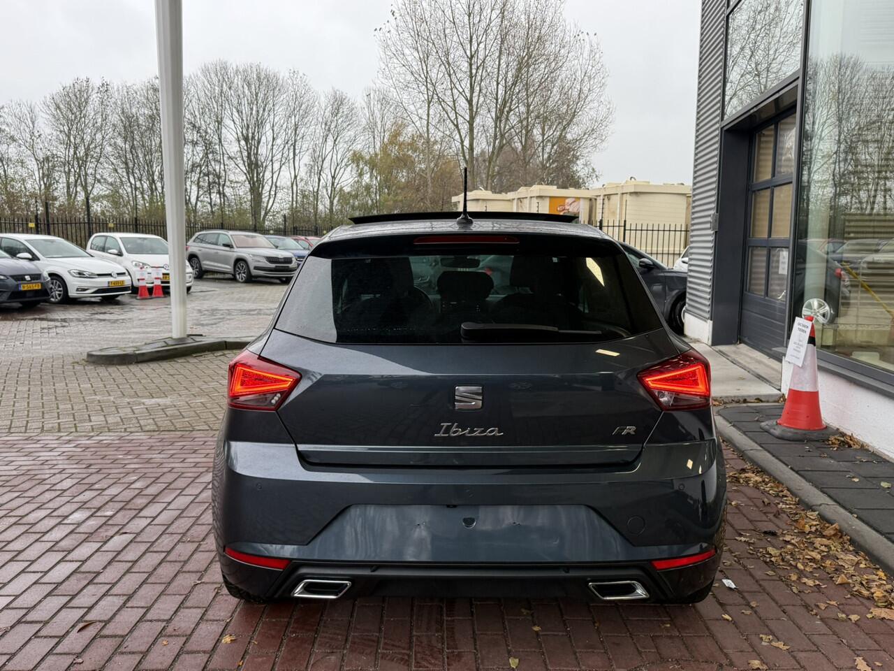 Seat IBIZA 1.5 TSI DSG FR / Panorama dak / Virtual cockpit / 18'' LMV / Navigatie / Carplay