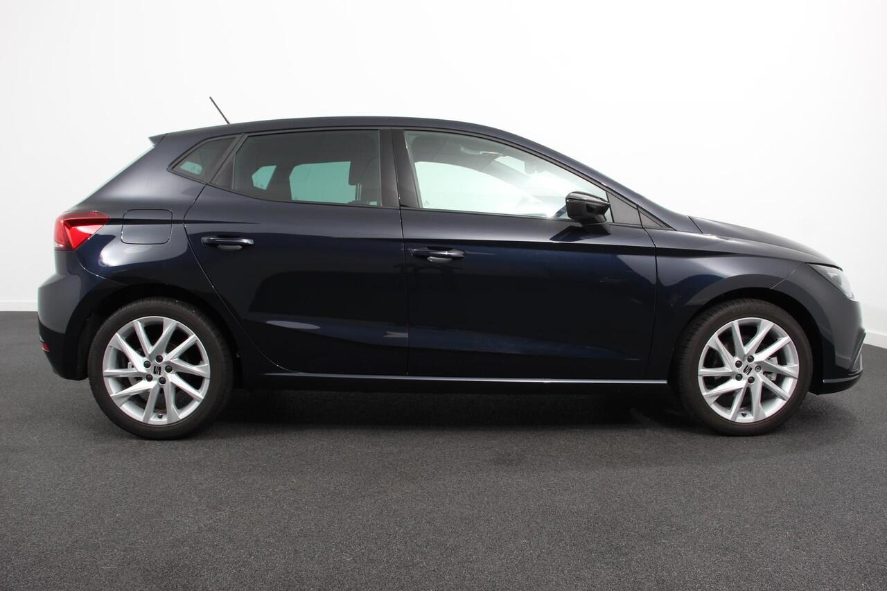 Seat IBIZA 1.0 TSI 110pk DSG FR | DEMO ! | Navigatie | Apple Carplay/Android Auto | Camera | Parkeersensoren | Adaptive cruise control | Keyless Entry/Start | Virtual Cockpit | Stoelverwarming | Ledverlichting | Getinte ramen