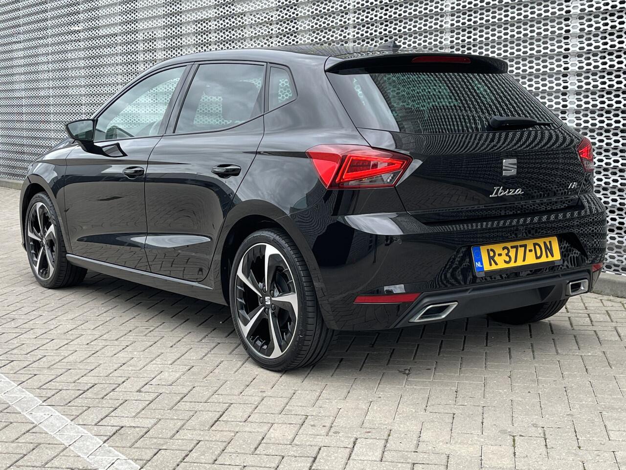 Seat IBIZA 1.0 EcoTSI FR / Digitaal dashboard / LED / App connect / Climate controle / Parkeersensoren / Lichtmetaal 18 inch / **