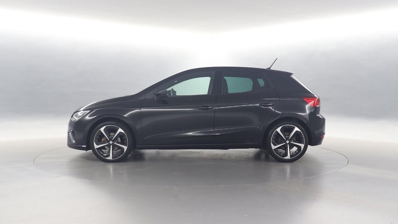 Seat IBIZA 1.0 EcoTSI 95pk FR Business Connect / Navigatie via App Connect / Stoelverwarming / Camera